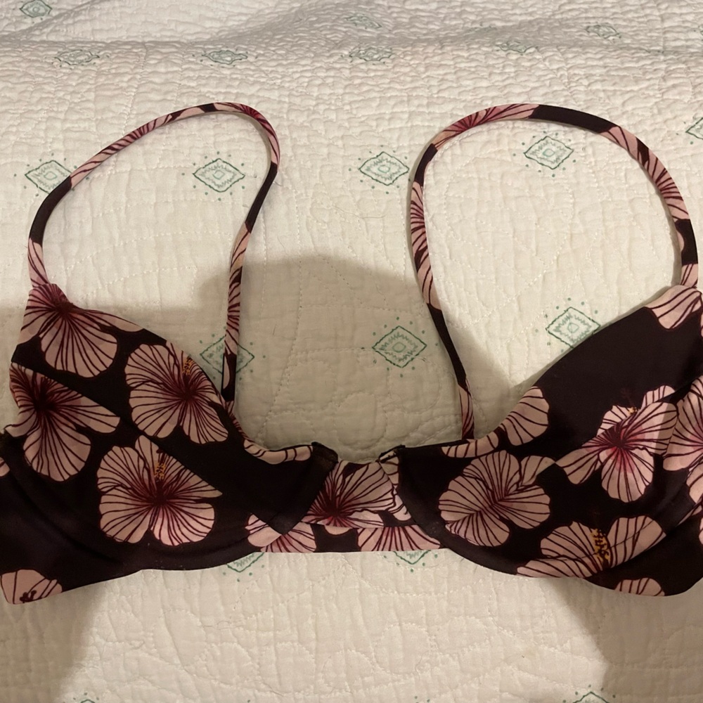 BENOA outrigger shea top Size petite